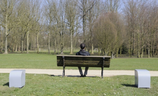 Dominique Petitgand - Exhalaisons, 2002 - 2009 Installation sonore pour deux haut-parleurs